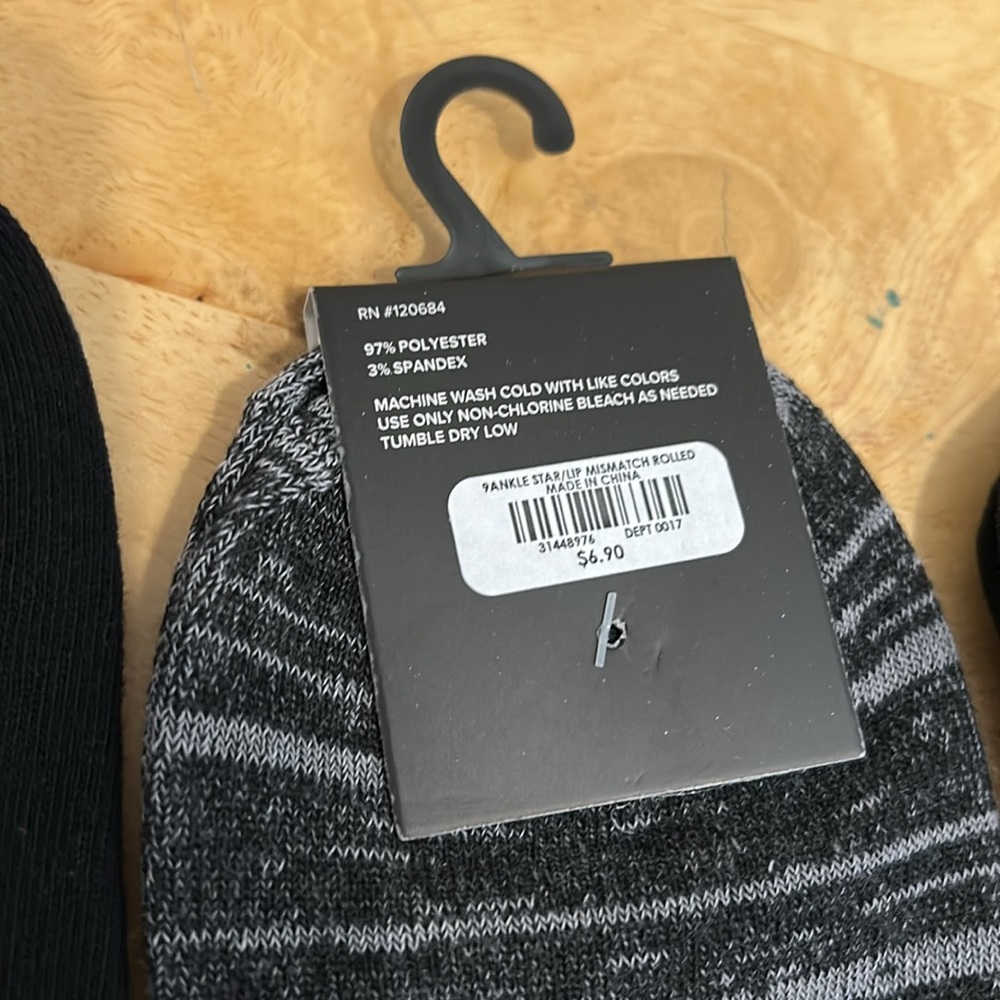 Hot Topic Socks Bundle (4 pairs) - Picture 10 of 16